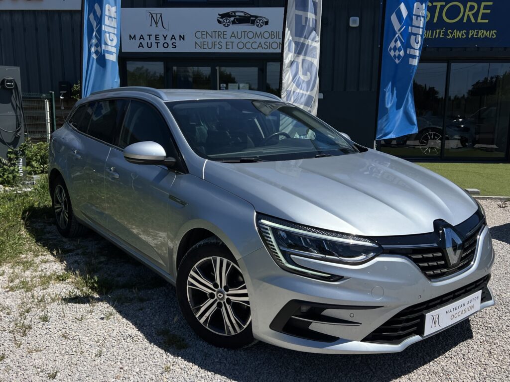 Renault Megane Estate Finition Intens Boite automatique diesel disponible chez Mateyan Autos Salon-de-Provence