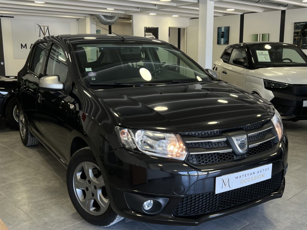 Dacia Sandero Série Limitée 10th Anniversary 2015 disponible chez Mateyan Autos Salon-de-Provence